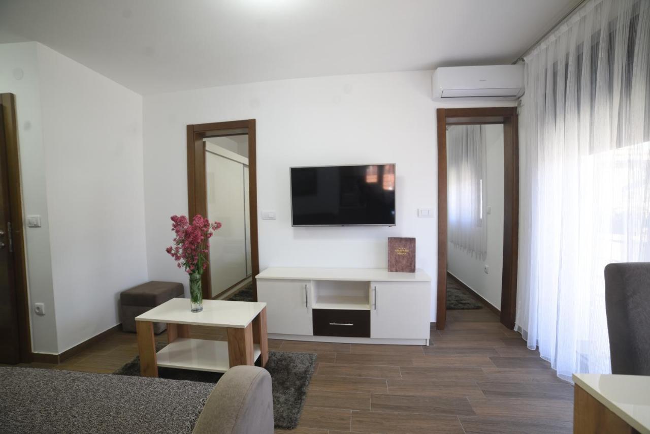 "Mini Hotel Vienna" Apartments Vrnjačka Banja Kültér fotó