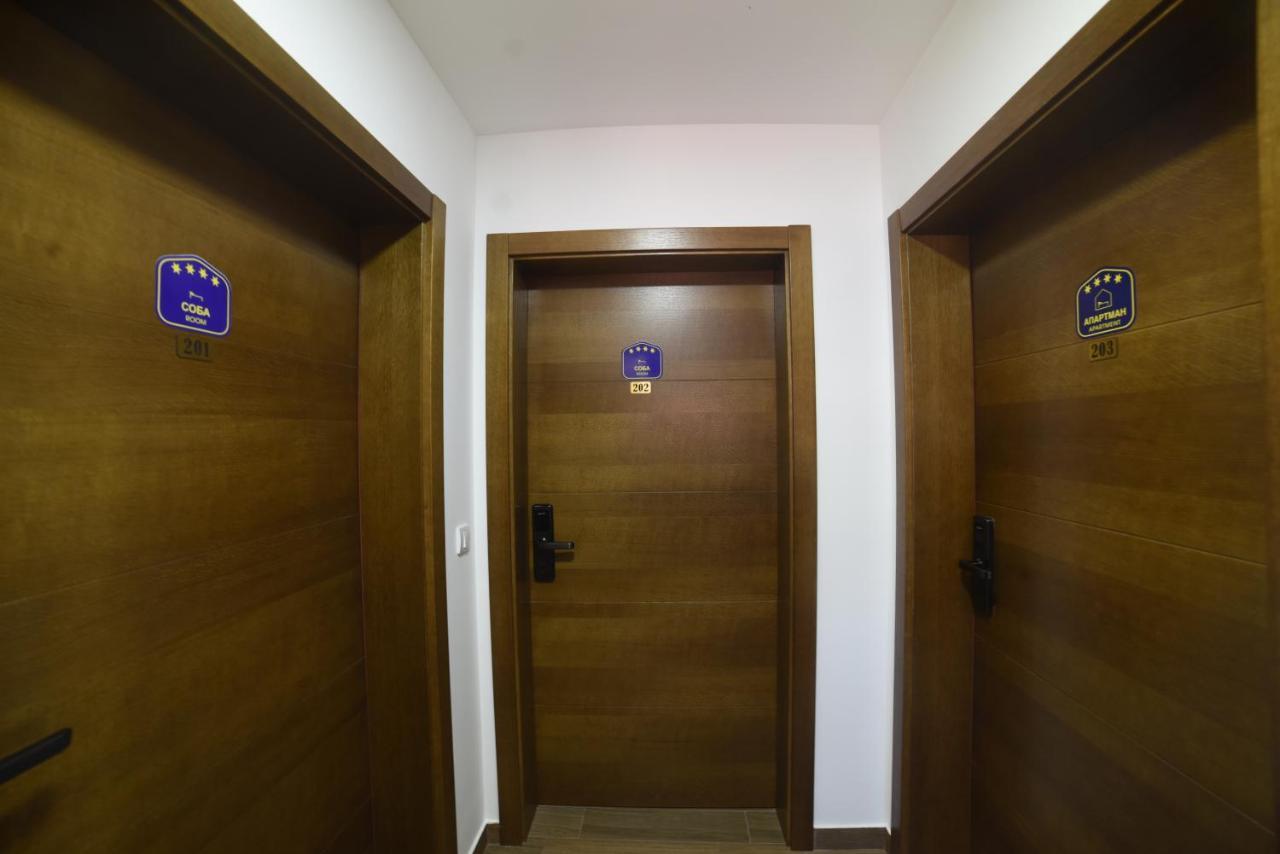 "Mini Hotel Vienna" Apartments Vrnjačka Banja Kültér fotó