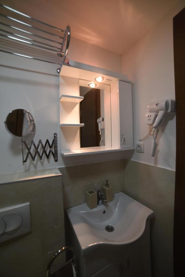 "Mini Hotel Vienna" Apartments Vrnjačka Banja Kültér fotó